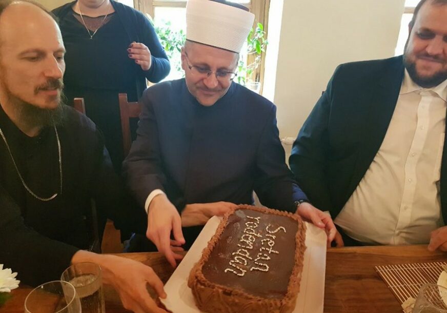 DRUGAČIJI TONOVI U BiH Na slavi manastira Žitomislić priređeno rođendansko iznenađenje za muftiju