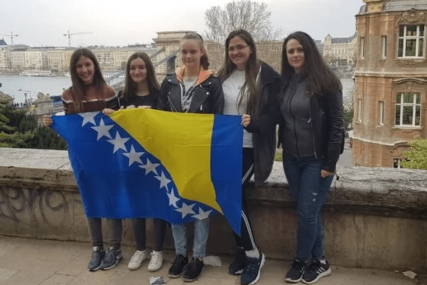 Matematičarke iz BiH osvojile dvije srebrne i jednu bronzanu medalju u Ukrajini