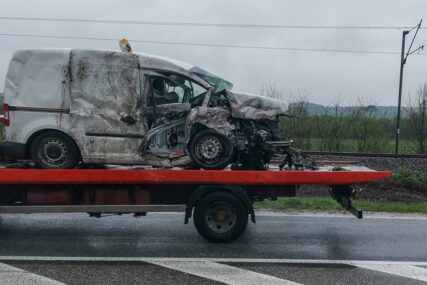 OPET SAOBRAĆAJKA KOD PRIJEDORA Ima povrijeđenih u sudaru na putu Prijedor – Novi Grad