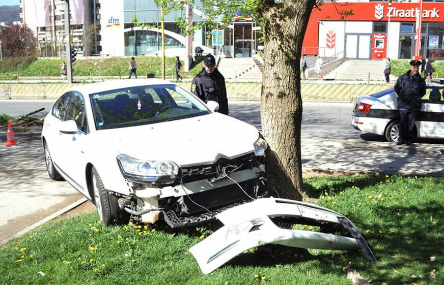 NESREĆA U TUZLI Povrijeđena jedna osoba