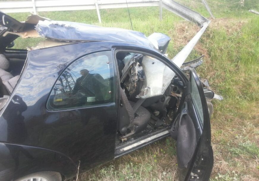 "FORDOM" SLETIO S PUTA U saobraćajnoj nesreći kod Zvornika teško povrijeđen državljanin Srbije