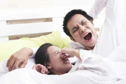 LJUBAV ZNA DA SMRDI Kako reći svom partneru da ima loš zadah ili neugodan miris tijela