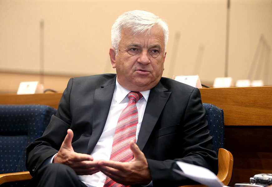 Čubrilović: Neformiranje Savjeta ministara ide na SAVJEST MEĐUNARODNE ZAJEDNICE