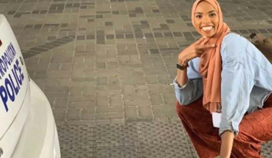 OBIŠLA SVIJET Fotografija mlade muslimanke postala viralna zbog ONOG što se nalazi iza nje