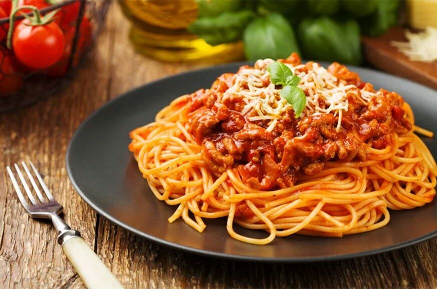 RIJEŠIO DA SE OBRAČUNA SA ISTINOM Gradonačelnik Bolonje tvrdi da jelo špagete bolonjez ne postoji