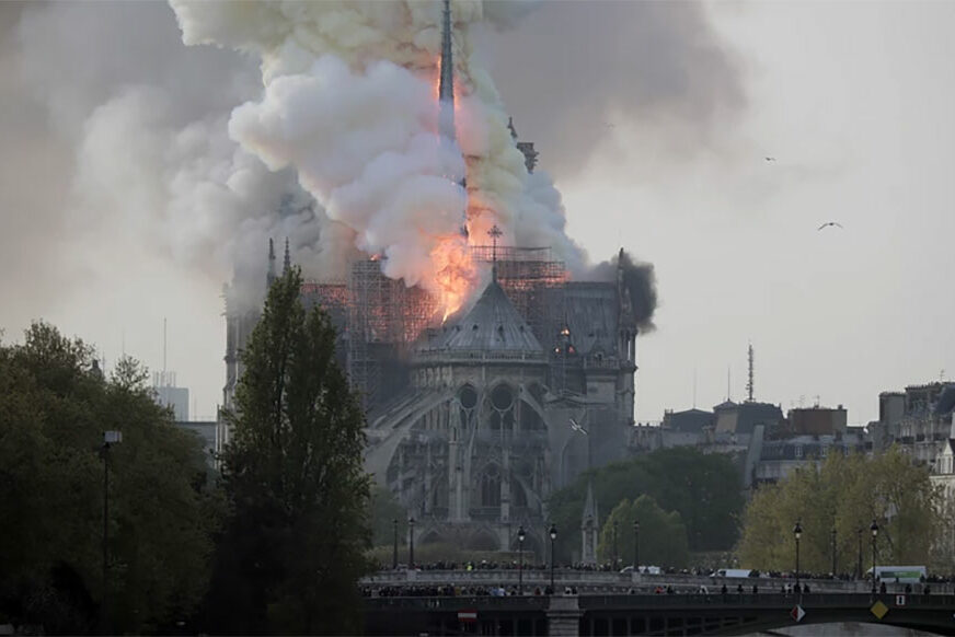 BURNA ISTORIJA NOTR DAMA Veliki požar je samo posljednji u nizu tragedija koje su zadesile katedralu, a ove TRI SU NAJVEĆE