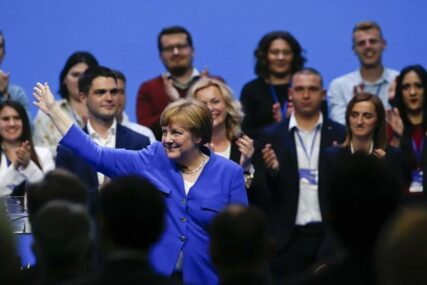 Kabinet Angele Merkel: Kancelarka nije bila upoznata sa sadržajem TOMPSONOVIH PJESAMA