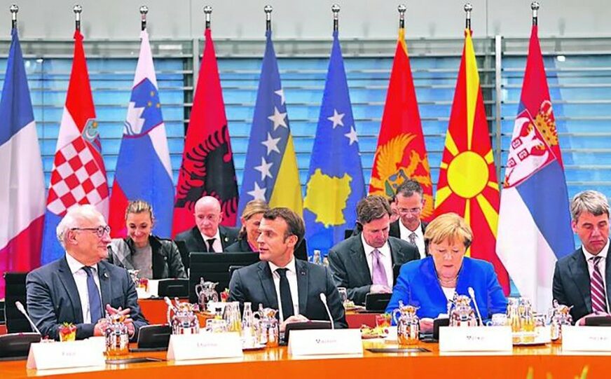 NAJMOĆNIJI EVROPSKI DVOJAC Merkel i Makron hoće lično da se uključe u dijalog Beograda i Prištine