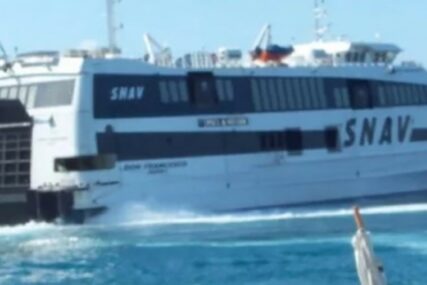 POČELO SPASAVANJE Tegljenje broda s 300 putnika do Splita trajaće oko 12 sati, bura slabi