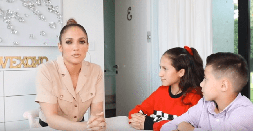 Blizanci Dženifer Lopez intervjuisali mamu u šaljivom videu (VIDEO)