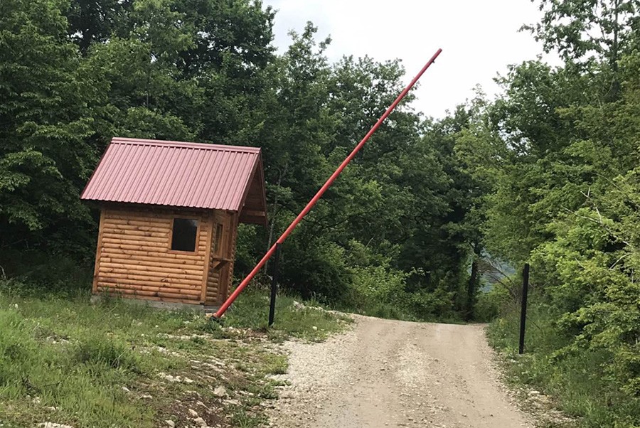 PUT KROZ ŠUMU SKUPLJI OD AUTOPUTA Leutar.net Leutar.net PUT KROZ ŠUMU SKUPLJI OD AUTOPUTA