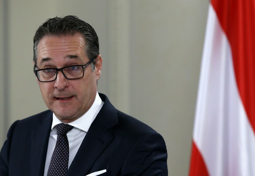 ŠTRAHE UPAO U KLOPKU Tajni snimci ugrozili vladajuću koaliciju u Austriji (VIDEO)