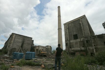 Šta se krije u devastiranim fabrikama: Hlor u Tuzli, piralen u Banjaluci
