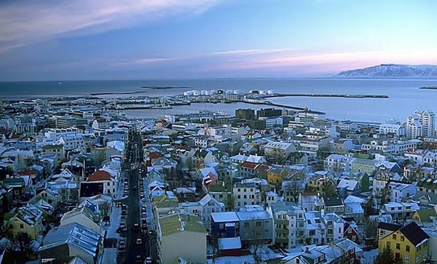 SVE IMA SVOJU CIJENU Island za 37 miliona dolara DOVODI LJETNE TEMPERATURE na ostrvo