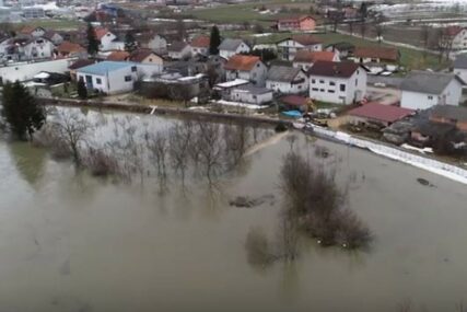 SRUŠENI SVI REKORDI U Karlovcu i dalje vanredno stanje, poplavljene desetine kuća