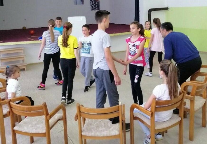 Glumačka radionica u Kočićevu: Učenicima približili svijet filma i pozorišta