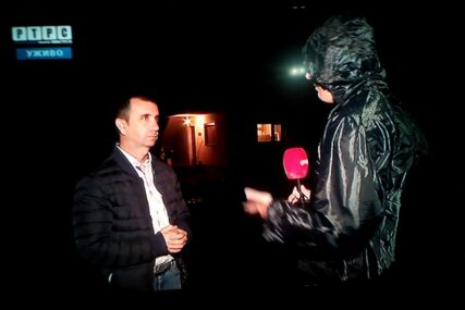 Poplave u Kotor Varošu iz TV ugla: Reporteru kišno, a sagovorniku suvo