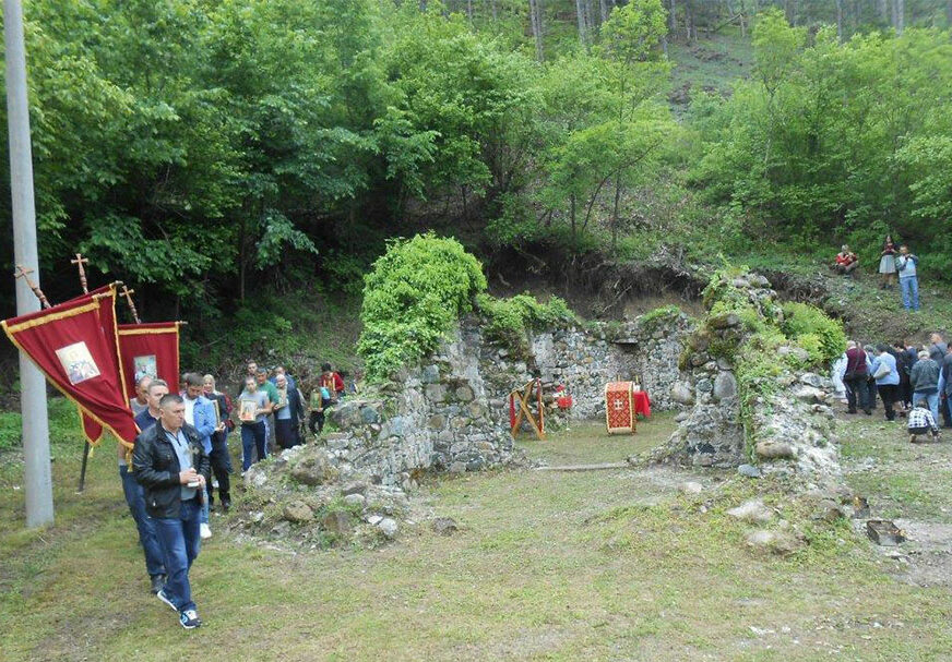 ZADUŽBINA KRALJA DRAGUTINA NEMANJIĆA Ostaci manastira Udrim u Zavidovićima pod najstrožim režimom zaštite