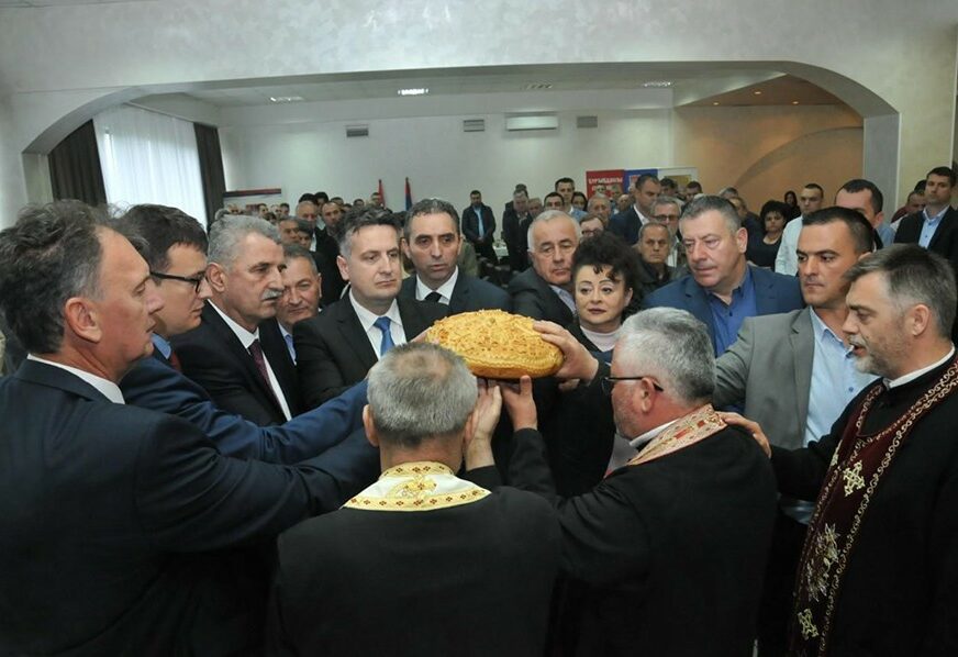 PRAZNIČNO Istočna Ilidža proslavila Dan opštine i krsnu slavu Svetog velikomučenika Georgija (FOTO)