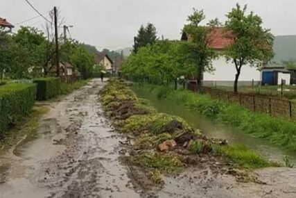 BUJICA IZA SEBE OSTAVLJA HAOS Poplave u Krajini, u Bihaću ugroženo više od 40 objekata
