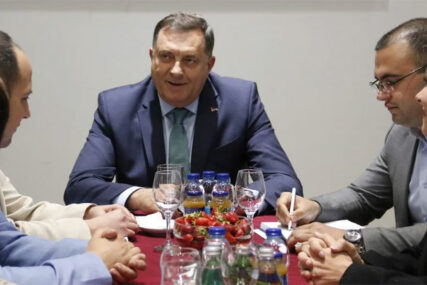 Dodik: Nakon sastanka s Čovićem odlazim, ne želim biti na svečanosti kojom se obilježava prijem BiH u UN