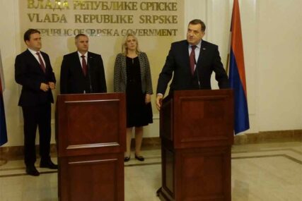 “TEŠKA BORBA ZA OČUVANJE IDENTITETA” Dodik poručio da je u BiH sve u krizi osim Srpske