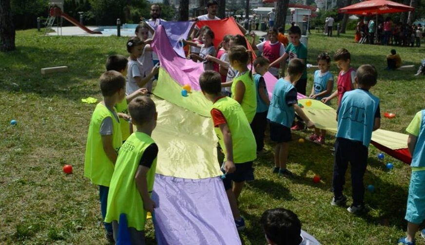 Projekat "Rastimo zdravo i sretno" pripremio radionice za djecu i roditelje u mjesnoj zajednici Karanovac