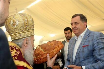 IRINEJ LOMIO KOLAČ Dodik proslavlja krsnu slavu u Laktašima (FOTO)
