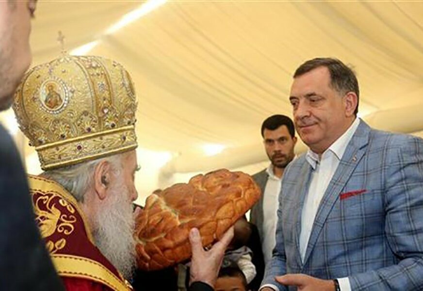 IRINEJ LOMIO KOLAČ Dodik proslavlja krsnu slavu u Laktašima (FOTO)