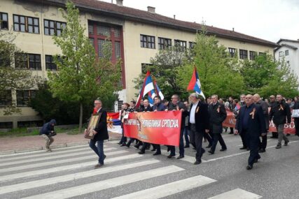 DAN POBJEDE NAD FAŠIZMOM Marš “Besmrtnog puka” prvi put održan u Istočnom Sarajevu (FOTO)