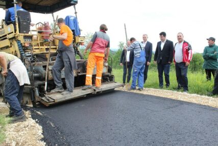 Novi asfalt u Milinom Selu povezaće Lopare sa Bijeljinom