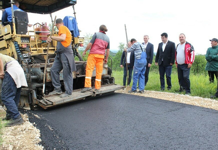 Novi asfalt u Milinom Selu povezaće Lopare sa Bijeljinom