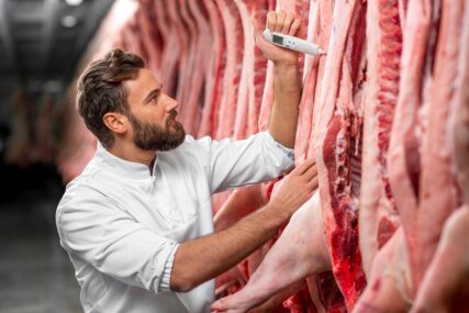 LAKO JE PRODATI ŠNICLE, ALI KAKO SE RIJEŠITI PAPAKA Nova prepreka za izvoz mesa u Evropsku uniju