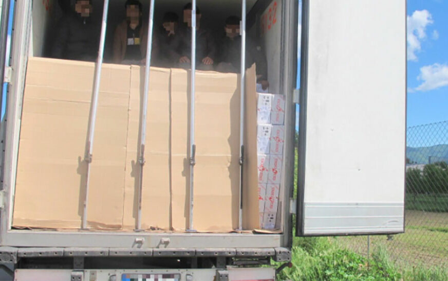 OTKRIVENI NA ULAZU U BIH Granični policajci pronašli migrante u kamionima iz Bugarske i Moldavije