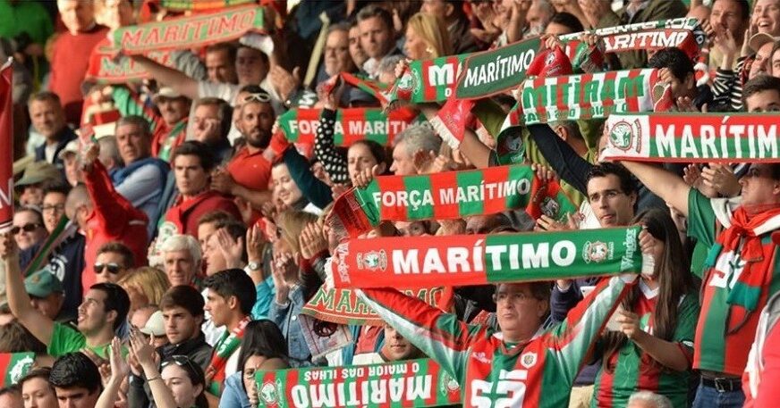 IZRUGIVANJE ZBOG ISPADANJA Navijač Maritima provozao MRTVAČKI KOVČEG sa imenom Nasionala (VIDEO)