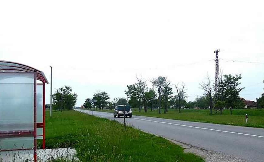 HITNO PREVEZEN U BOLNICU Dječaka (11) udario automobil dok je trčao za autobusom
