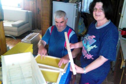 VEĆ 43 GODINE PROIZVODI MED  Pčelinje matice sa Romanije tražene širom Srbije, Srpske i Crne Gore