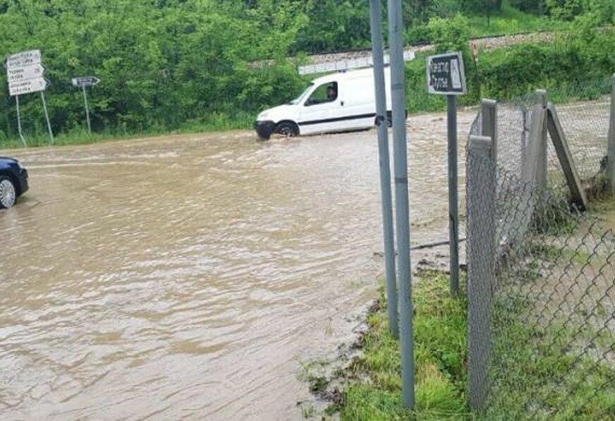 OBRATITE PAŽNJU Ovi putni pravci su blokirani zbog poplava i odrona