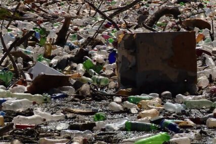 ZABRINJAVAJUĆE Plastični otpad u rijekama predstavlja problem za vodu koju pijemo