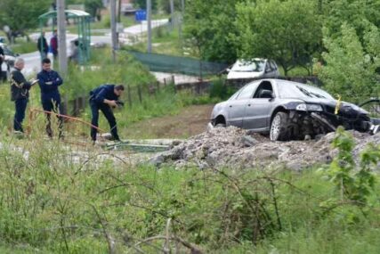 Zakucao se u vozilo i POVRIJEDIO POLICAJCE: Dolijao muškarac koji je napravio HAOS kod Sarajeva