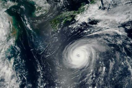 HAOS U KINI Snažan tajfun pogodio istok zemlje, evakuisano milion ljudi