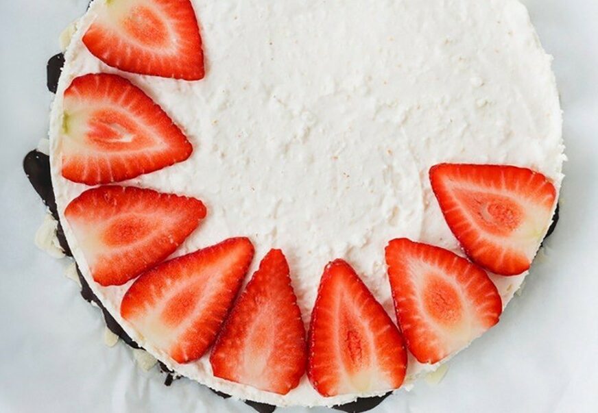 Iako je ne pečete, ova torta će vas OSTAVITI BEZ DAHA