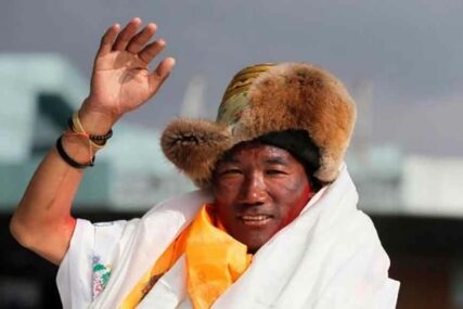 SRUŠIO SVOJ REKORD Popeo se na Mont Everest 24. put i NEMA NAMJERU DA STANE (FOTO)
