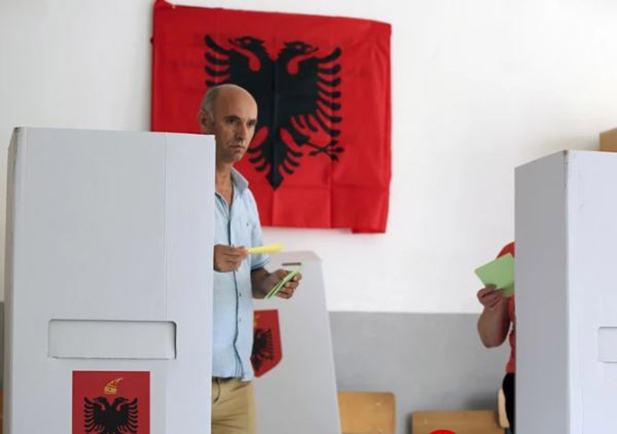 NAPETO U TIRANI U Albaniji počeli lokalni izbori, opozicija bojkotuje, komandosi na ulicama