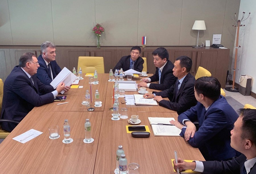 TEMA INVESTICIJE U ENERGETSKI SEKTOR SRPSKE Dodik sa predstavnicima kineskih kompanija u Beogradu