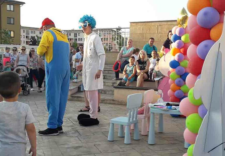 KONFERENCIJA BEBA Mališani iz Istočnog Novog Sarajeva uživali na tradicionalnoj manifestaciji (FOTO)