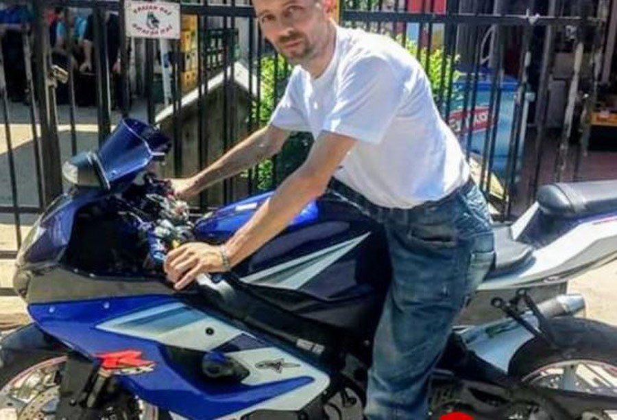 "ZAČUO SE JEZIV PRASAK" Motociklista se zabio u ogradu, prijatelji ga poslije 10 minuta PRONAŠLI U JARKU