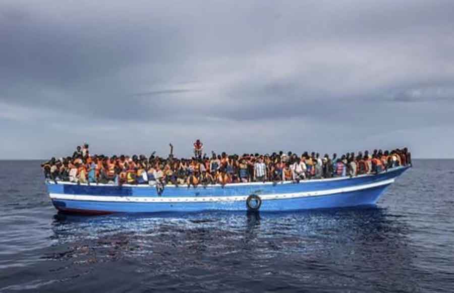NEĆE IH NIKO Brod sa 121 migrantom sedam dana na pučini