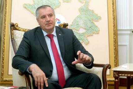 “PREŽIVJEĆEMO I OVO” Višković ističe da formiranje vlasti utiče na Srpsku, ali neće dovesti do kolapsa