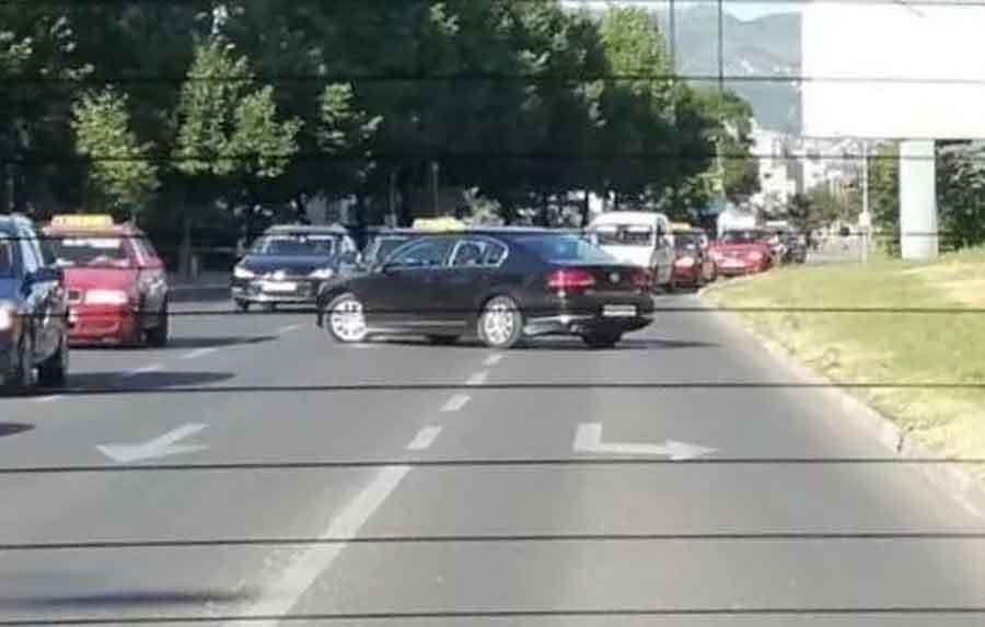 NEUGODNO IZNENAĐENJE NA PUTU Vozio u suprotnom smjeru na glavnoj saobraćajnici u Sarajevu